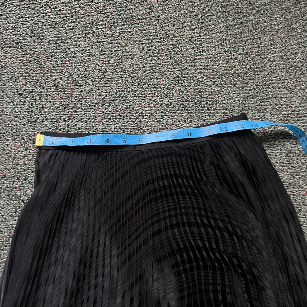 CLUB MONACO Black Pleated Flare Circle Modest Midi Knee-Length Shiny Skirt Sz XS - Picture 15 of 16